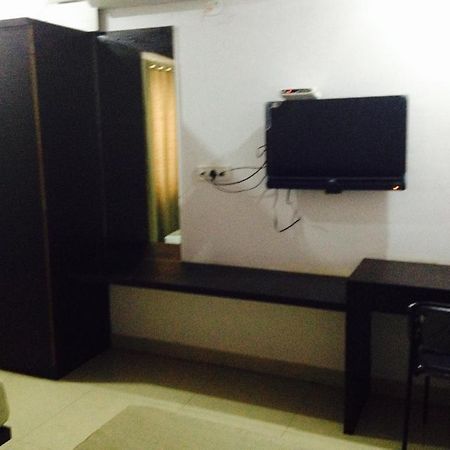 Aston Service Apartment Bangalore Exteriör bild