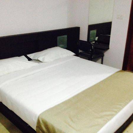 Aston Service Apartment Bangalore Exteriör bild